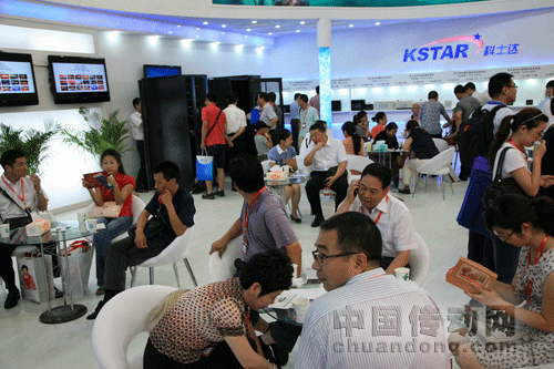 引領行業(yè)創(chuàng)新趨勢  科士達閃耀2011中國國際金融展