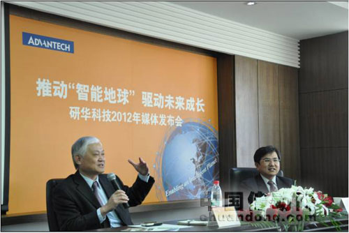 何春盛、蔡奇男先生接受媒體采訪