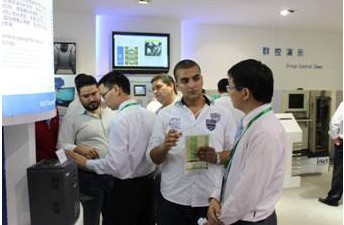 海外客戶向英威騰德仕卡勒技術(shù)人員咨詢產(chǎn)品信息