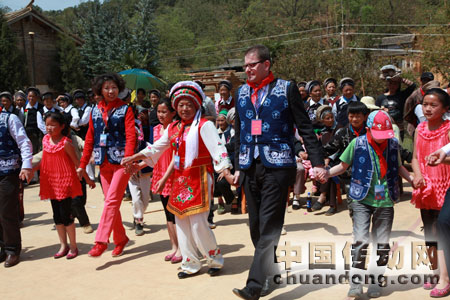 西門子工業(yè)業(yè)務(wù)領(lǐng)域與其渠道伙伴訪問云南省鶴慶縣，調(diào)研西門子在當(dāng)?shù)卦O(shè)立的愛心助學(xué)項目